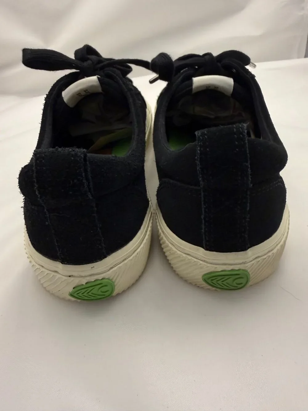 Cariuma Black Suede OCA Low Lace Up Sneakers Size 9